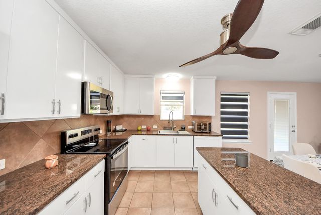 1902 Serenata Lane, Humble, TX 77396