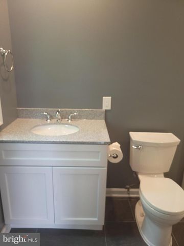 2250 N QUANTICO ST, Arlington, VA 22205