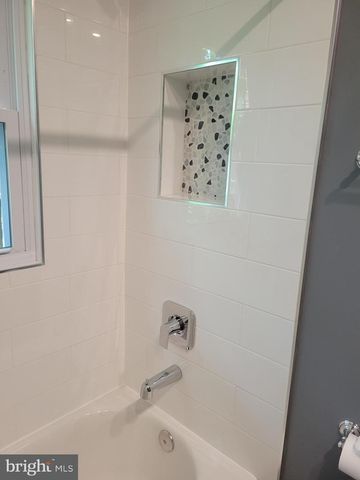 2250 N QUANTICO ST, Arlington, VA 22205