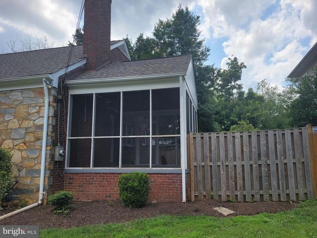 2250 N QUANTICO ST, Arlington, VA 22205