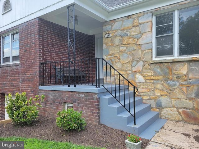 2250 N QUANTICO ST, Arlington, VA 22205