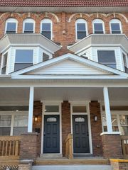 35 Colonial Avenue, Trenton City, NJ 08618