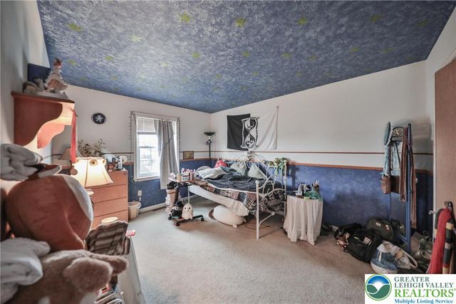 1 Olde Penn, Easton, PA 18045