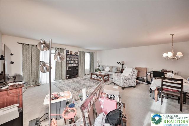 1 Olde Penn, Easton, PA 18045