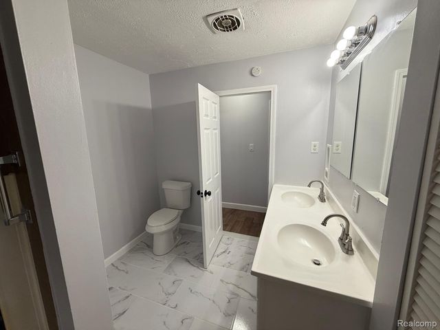 34054 Fernwood Street, Westland, MI 48186