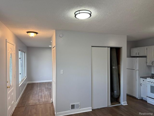 34054 Fernwood Street, Westland, MI 48186