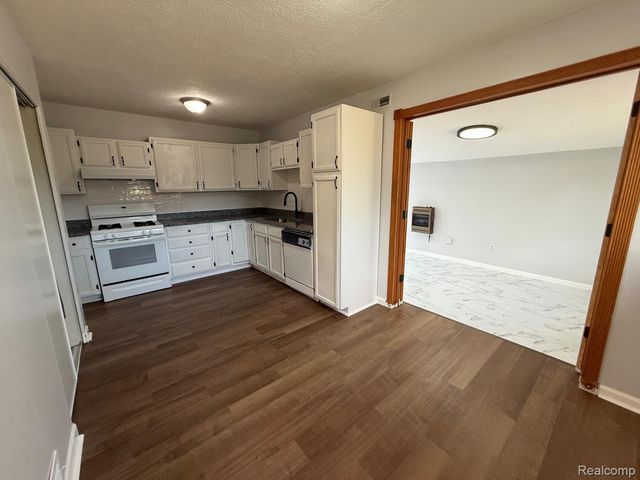 34054 Fernwood Street, Westland, MI 48186