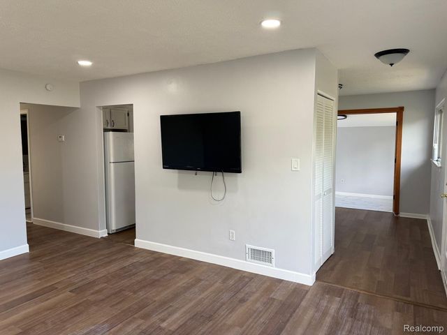 34054 Fernwood Street, Westland, MI 48186