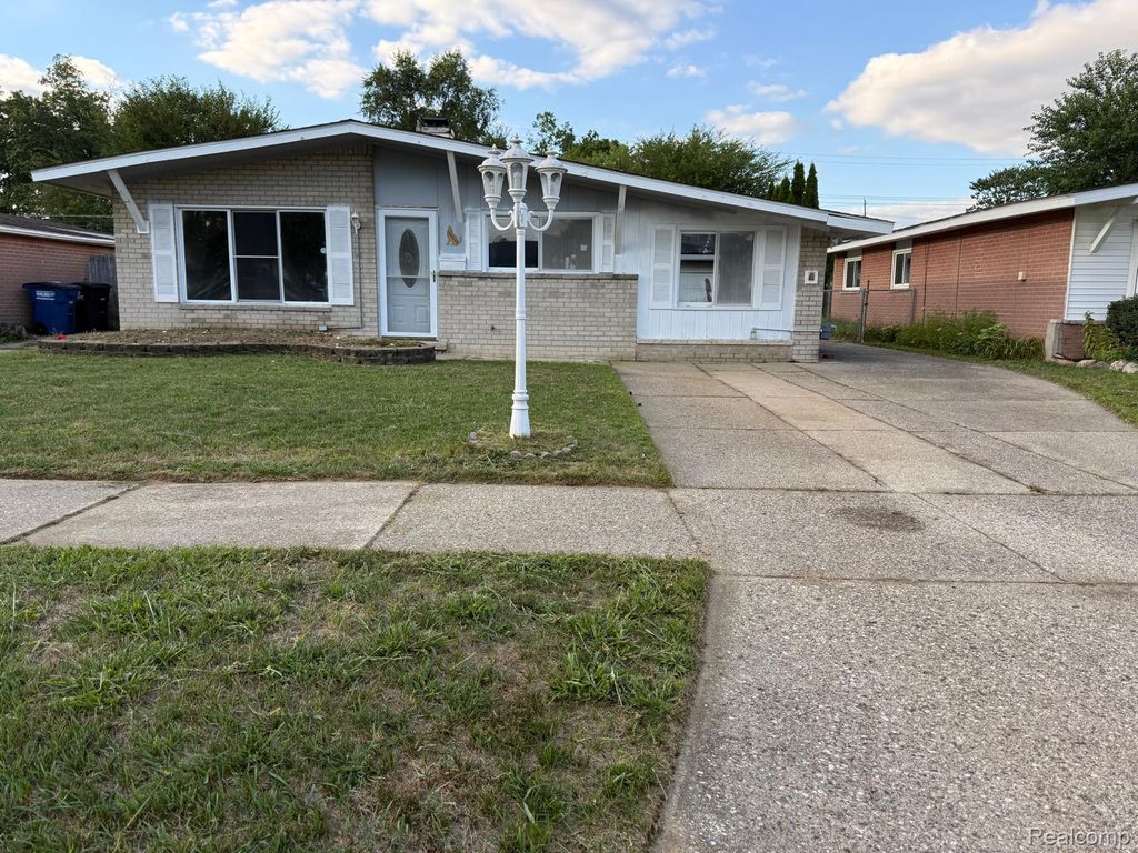 34054 Fernwood Street, Westland, MI 48186