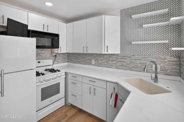 709 M Street, Sparks, NV 89431