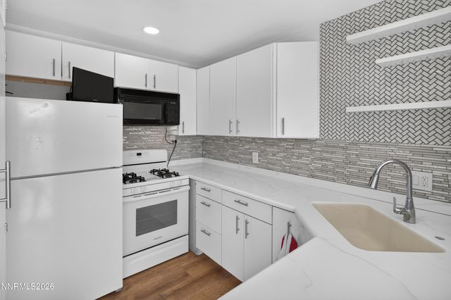 709 M Street, Sparks, NV 89431