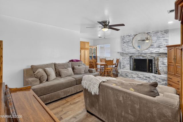 709 M Street, Sparks, NV 89431