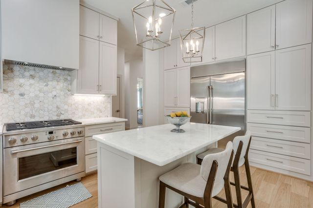 2144 Fountain Square Drive, Fort Worth, TX 76107