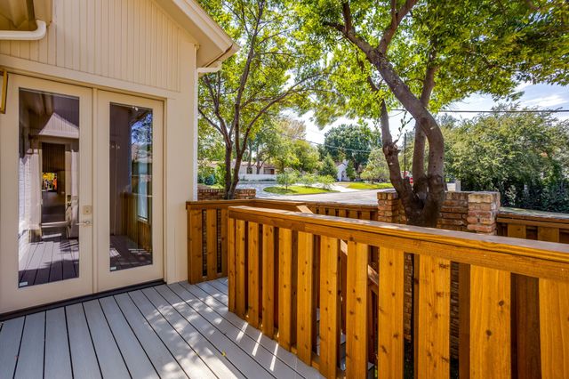 2144 Fountain Square Drive, Fort Worth, TX 76107