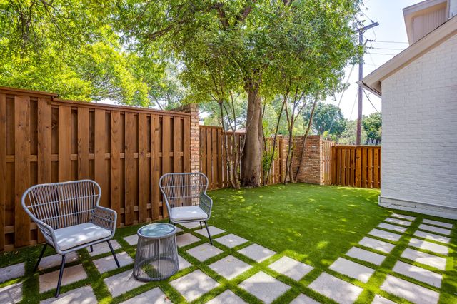 2144 Fountain Square Drive, Fort Worth, TX 76107