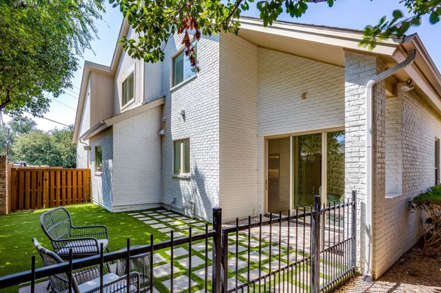 2144 Fountain Square Drive, Fort Worth, TX 76107