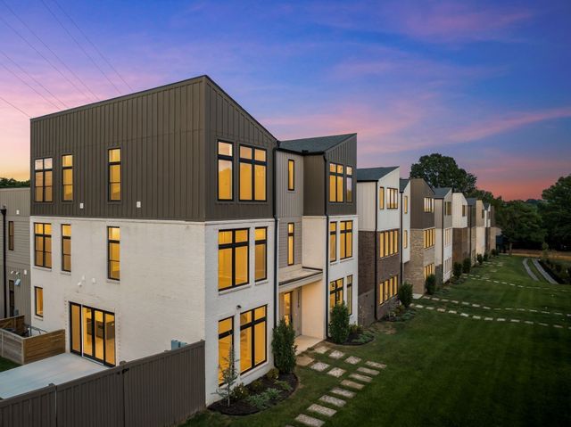 2305 Eastland Ave, Nashville, TN 37206