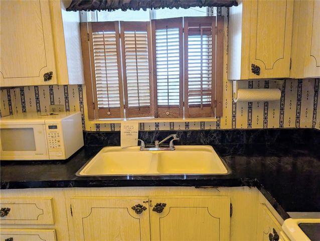 3714 LAKE BAYSHORE DRIVE K-418, Bradenton, FL 34205