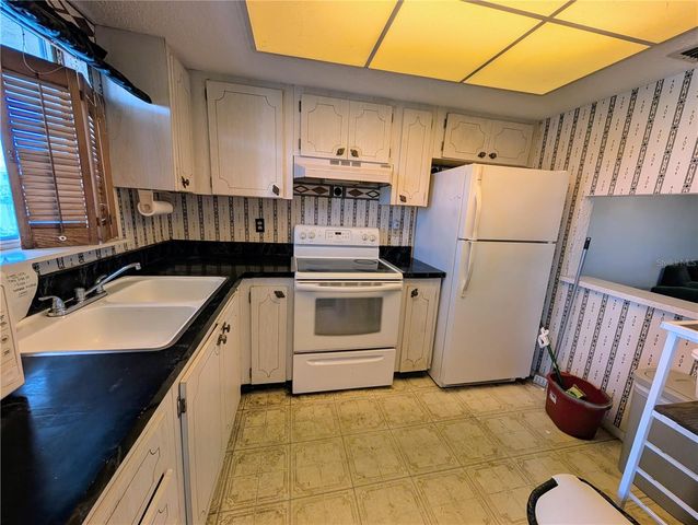 3714 LAKE BAYSHORE DRIVE K-418, Bradenton, FL 34205