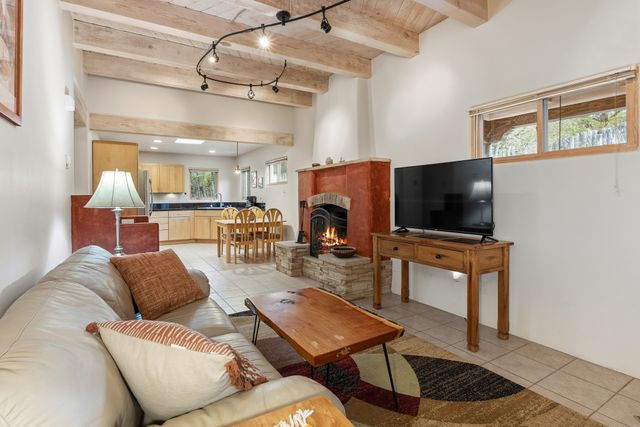 778 Camino Francisca, Santa Fe, NM 87506