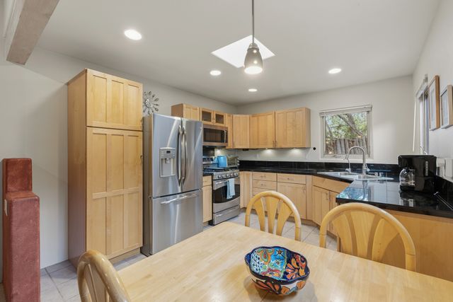 778 Camino Francisca, Santa Fe, NM 87506