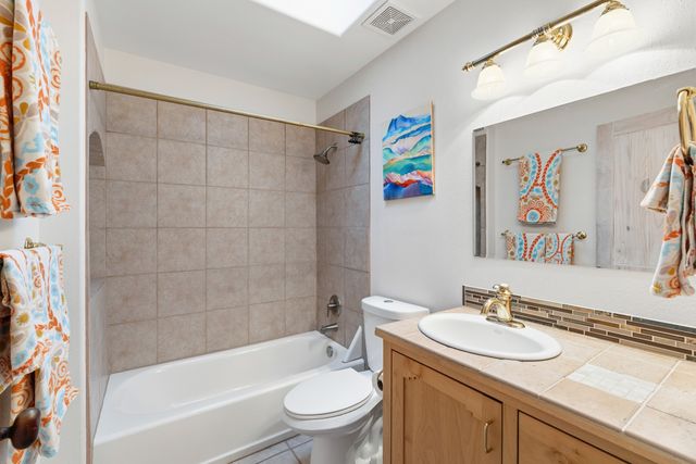778 Camino Francisca, Santa Fe, NM 87506