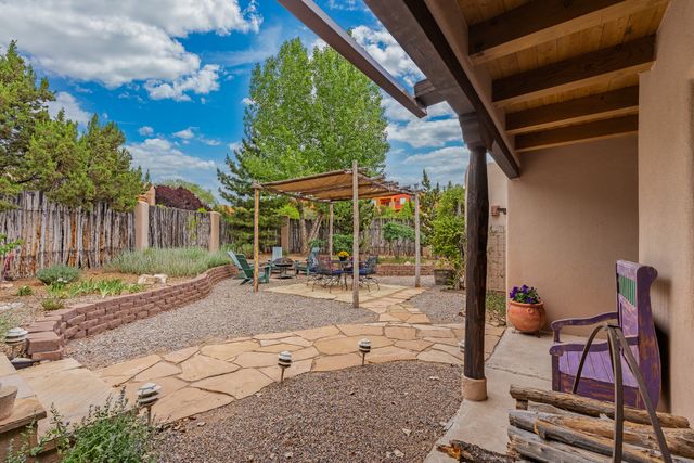 778 Camino Francisca, Santa Fe, NM 87506