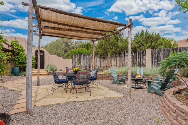 778 Camino Francisca, Santa Fe, NM 87506
