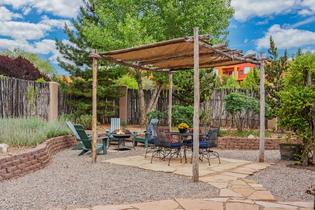 778 Camino Francisca, Santa Fe, NM 87506