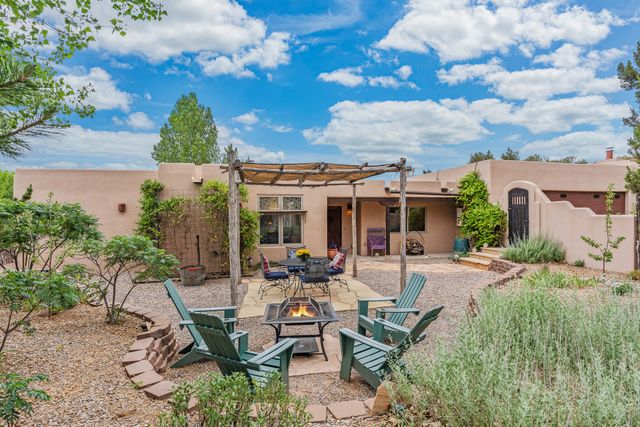 778 Camino Francisca, Santa Fe, NM 87506