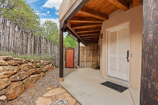 778 Camino Francisca, Santa Fe, NM 87506