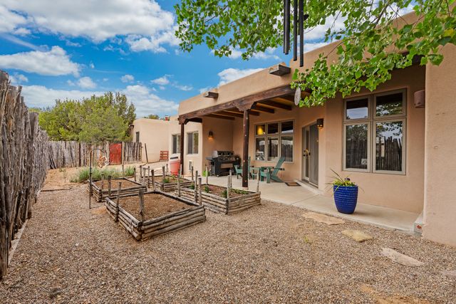 778 Camino Francisca, Santa Fe, NM 87506