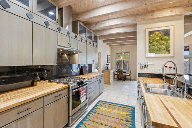 778 Camino Francisca, Santa Fe, NM 87506
