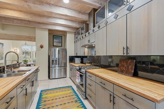 778 Camino Francisca, Santa Fe, NM 87506
