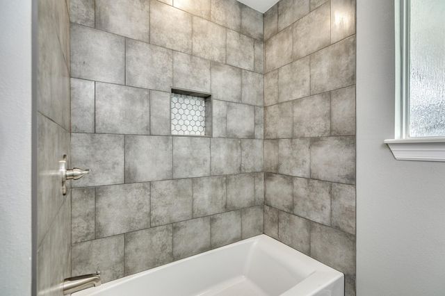 300 N Shanks Street, Clute, TX 77531