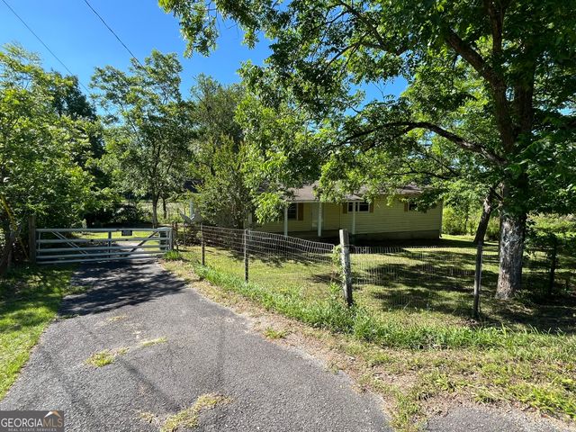 4401 Crystal Lake Drive, Macon, GA 31217