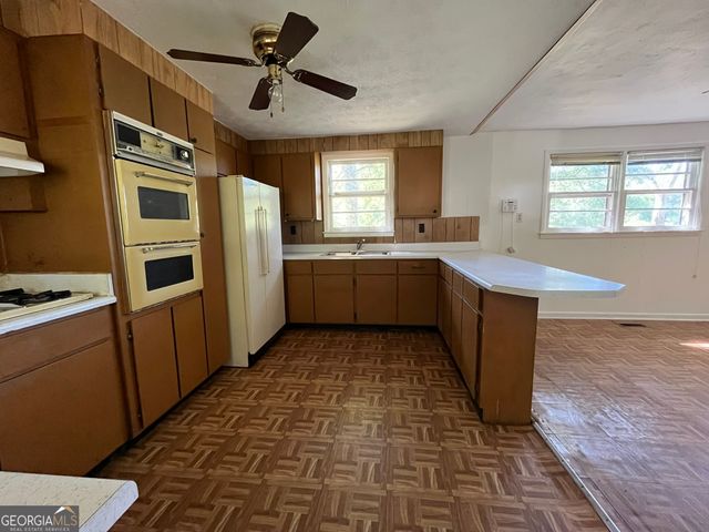 4401 Crystal Lake Drive, Macon, GA 31217