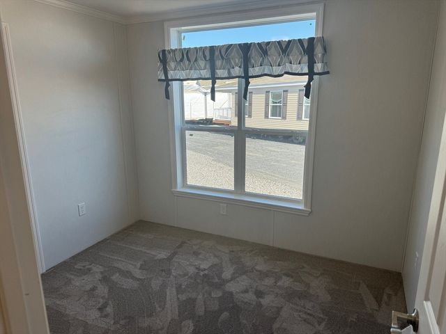 25 Groton School Rd 14, Ayer, MA 01432
