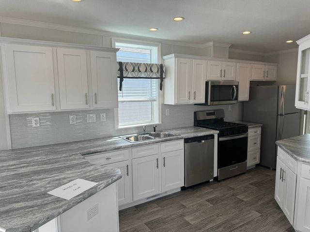 25 Groton School Rd 14, Ayer, MA 01432