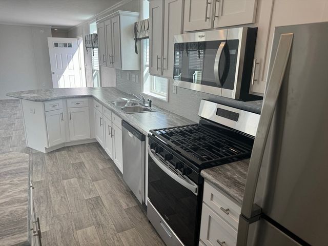 25 Groton School Rd 14, Ayer, MA 01432