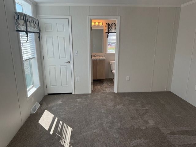 25 Groton School Rd 14, Ayer, MA 01432