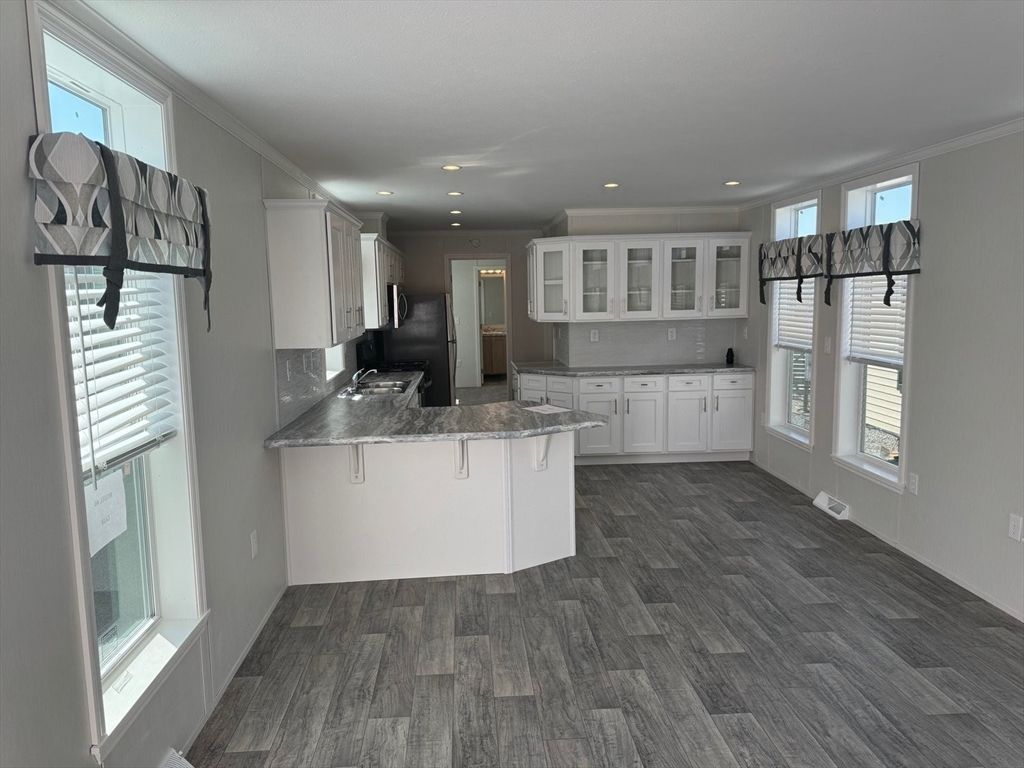 25 Groton School Rd 14, Ayer, MA 01432