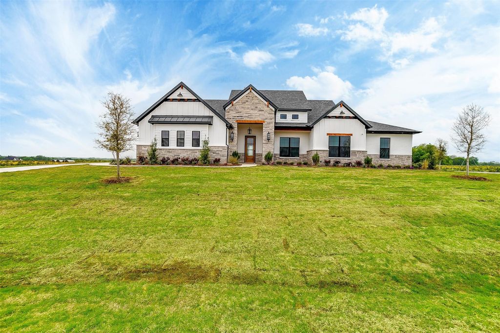 104 Aiden Drive, Waxahachie, TX 75165