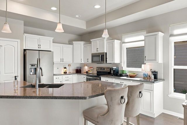 205 N BEDFORD ROAD, Green Bay, WI 54311