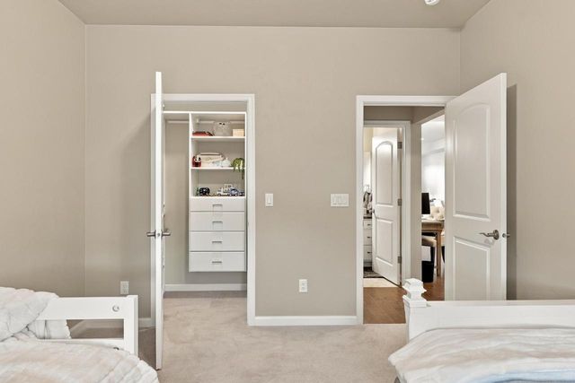 205 N BEDFORD ROAD, Green Bay, WI 54311