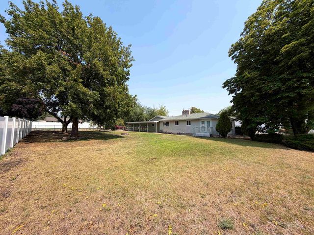 4203 N Herald Rd, Millwood, WA 99206