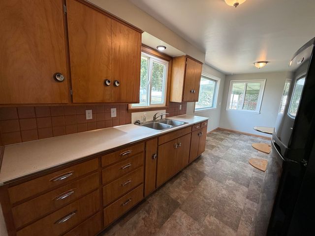 4203 N Herald Rd, Millwood, WA 99206