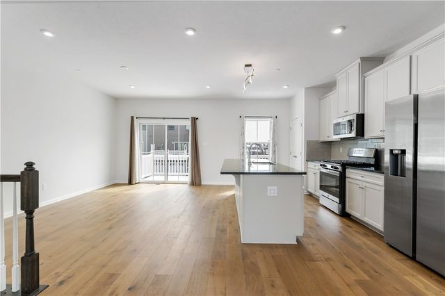 125 Mossy Oak Dr, Coraopolis, PA 15108