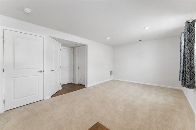 125 Mossy Oak Dr, Coraopolis, PA 15108