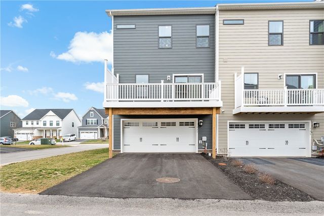 125 Mossy Oak Dr, Coraopolis, PA 15108